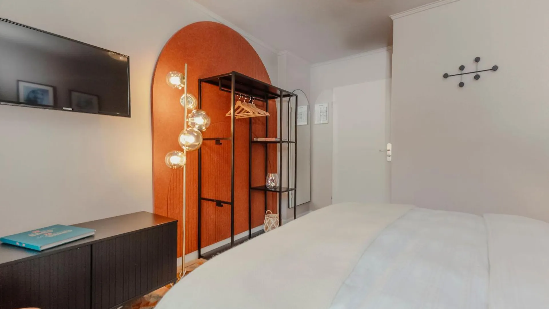 Hotel Lux Munich 2*,