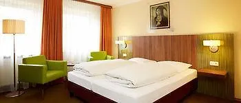 Hotel Lux Munich